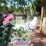Lovesopot Luxury Terrace