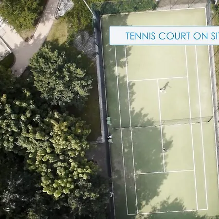 Lovesopot Luxury Terrace