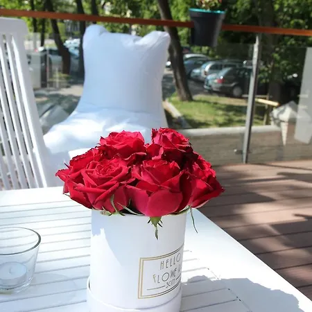 Lovesopot Luxury Terrace